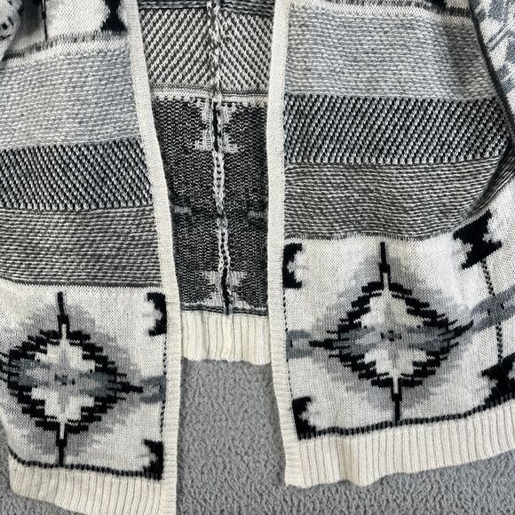 Aeropostale Cardigan Sweater Womens Small Gray Black Aztec Open Front  Knit - Picture 3 of 11